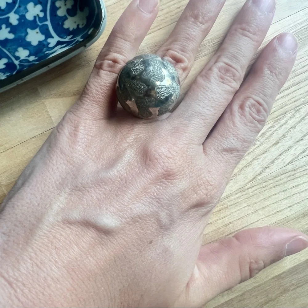 Vintage Mexico Sterling silver ring textured spherical globe dome ring